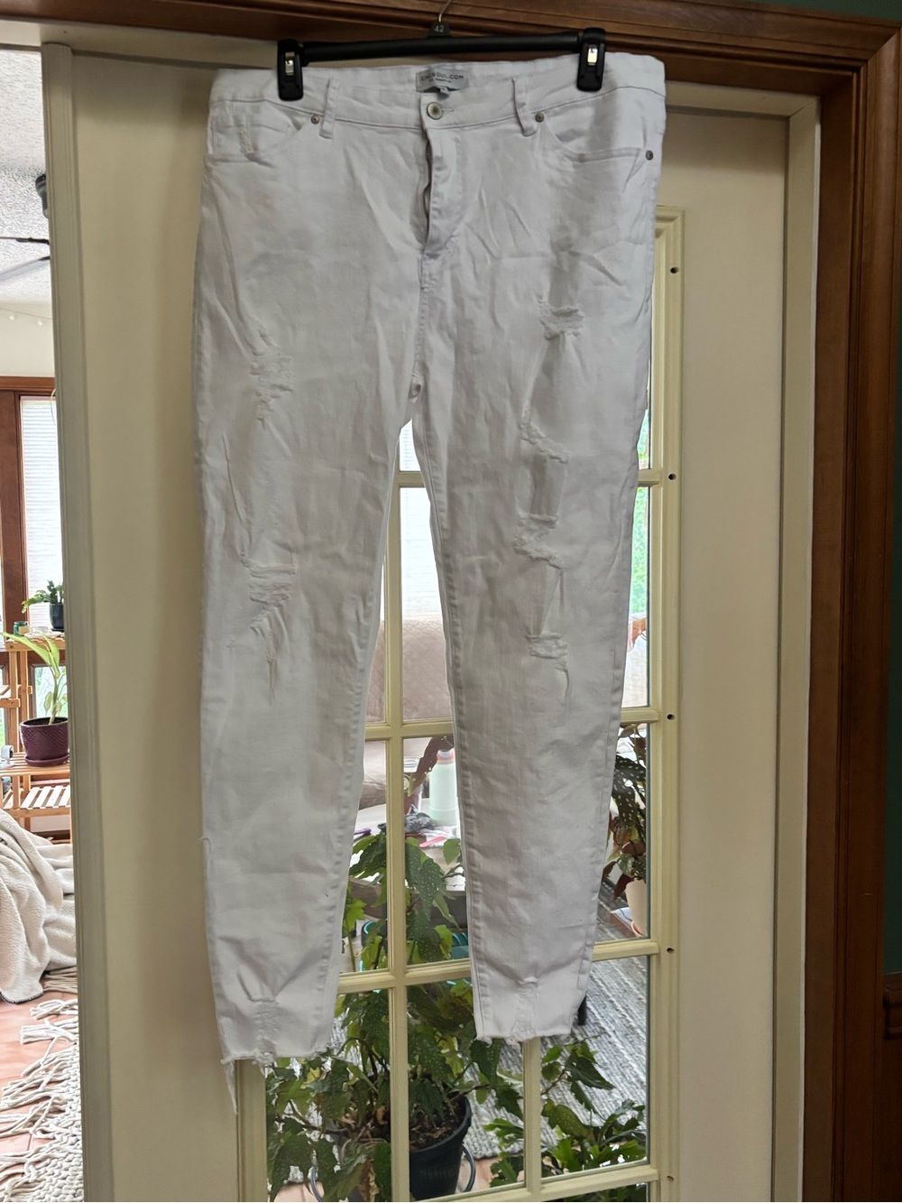 Skinny Distressed White Women’s Jeans
